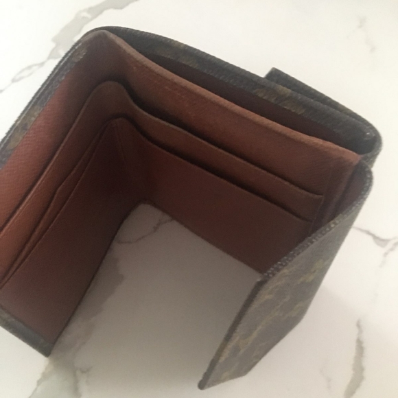 Louis Vuitton Small Bifold Wallet - Picture 10 of 10
